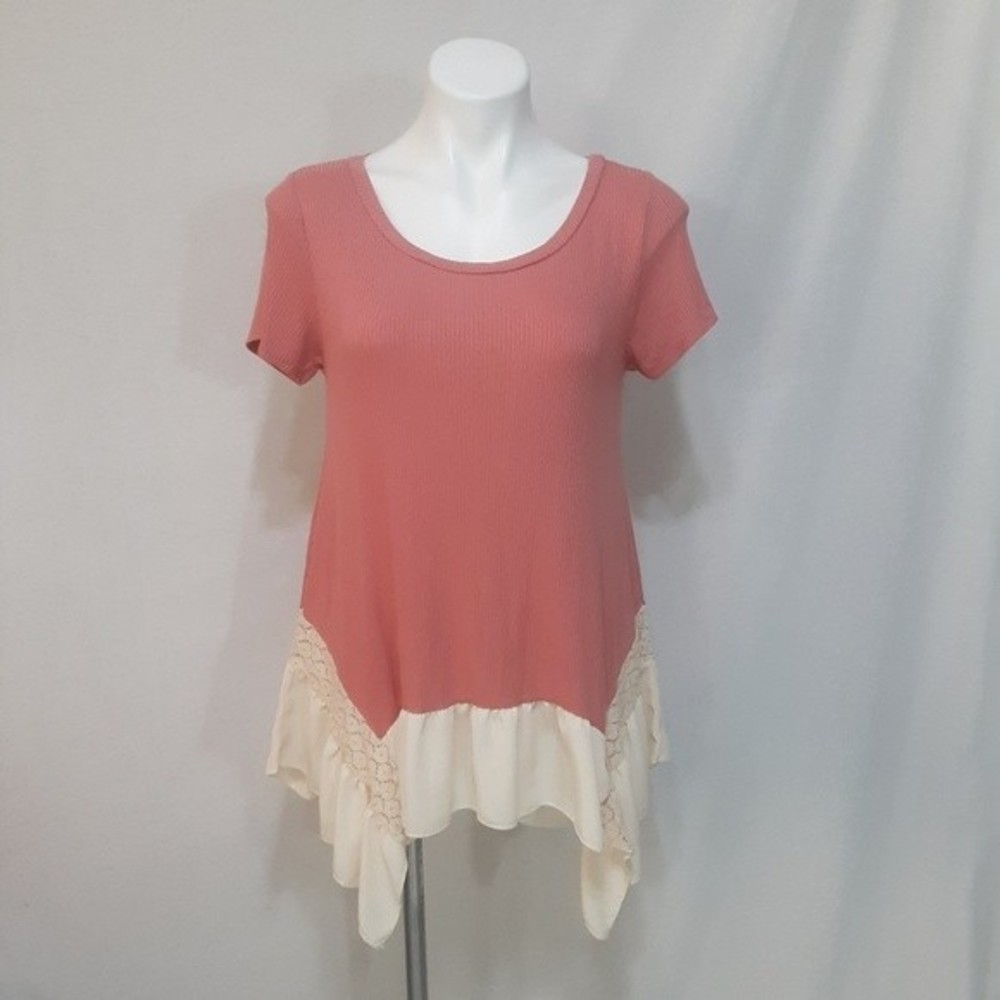 Hailey & Co Blush Pink Lace Trim Asymmetrical Ruffle Hem Boho Flowy Tunic Top M